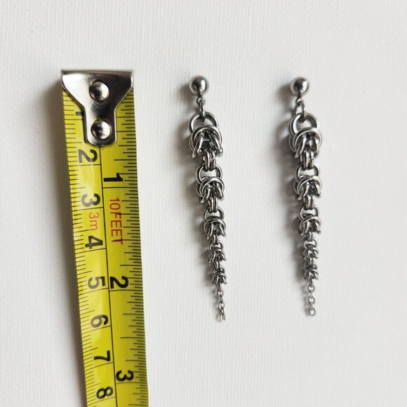 Gothic medieval chain mail pointy long silver earrings ✦ stainless steel ✦ - Picture 7 of 8